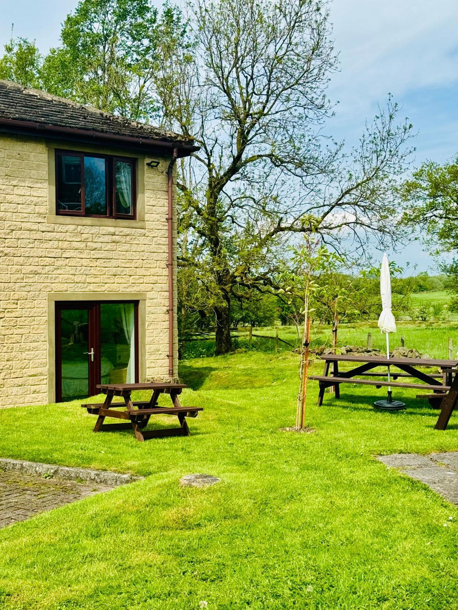 The Old Stone Trough Country Hotel Kelbrook Exterior foto